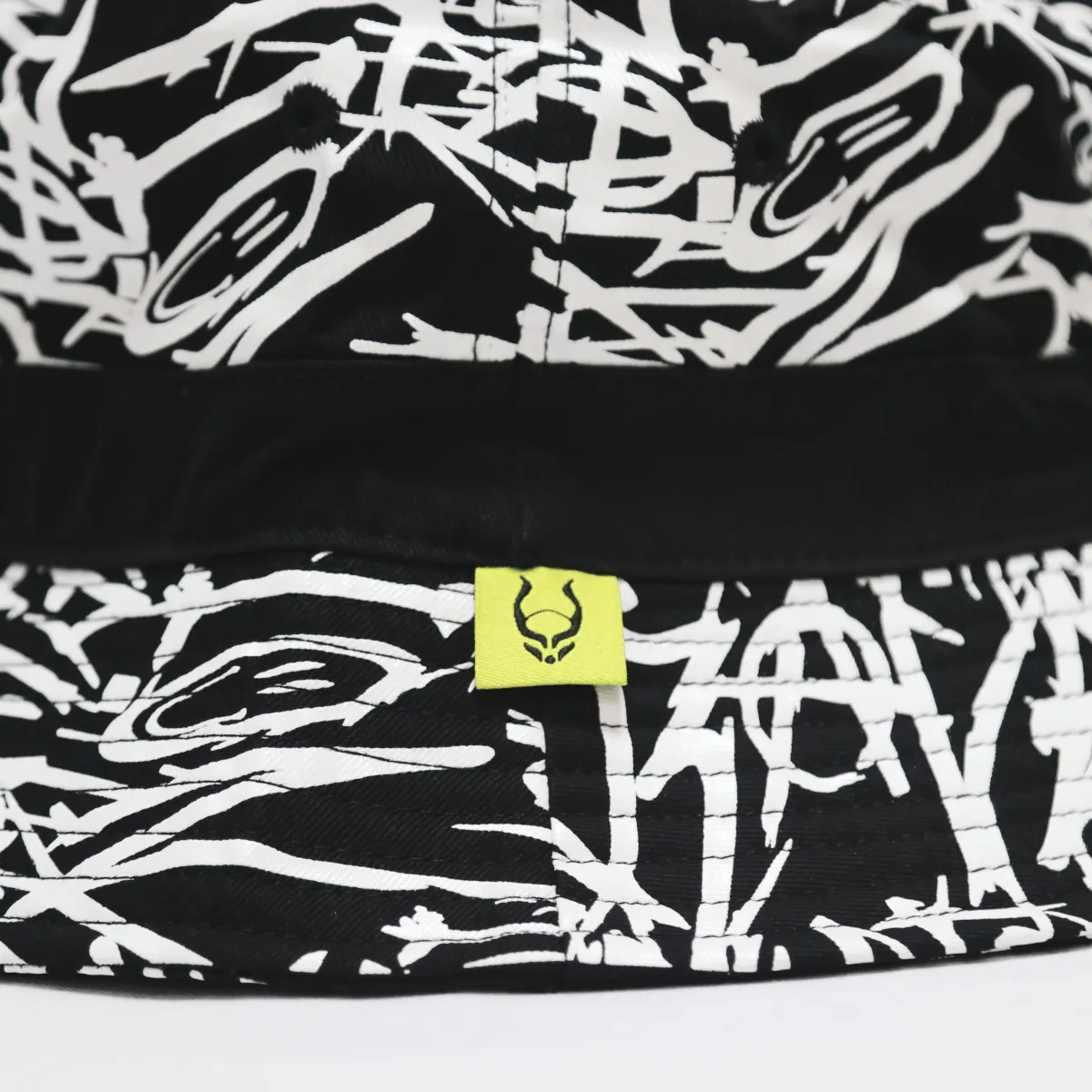 RAVELUTION BUCKET HAT BLACK