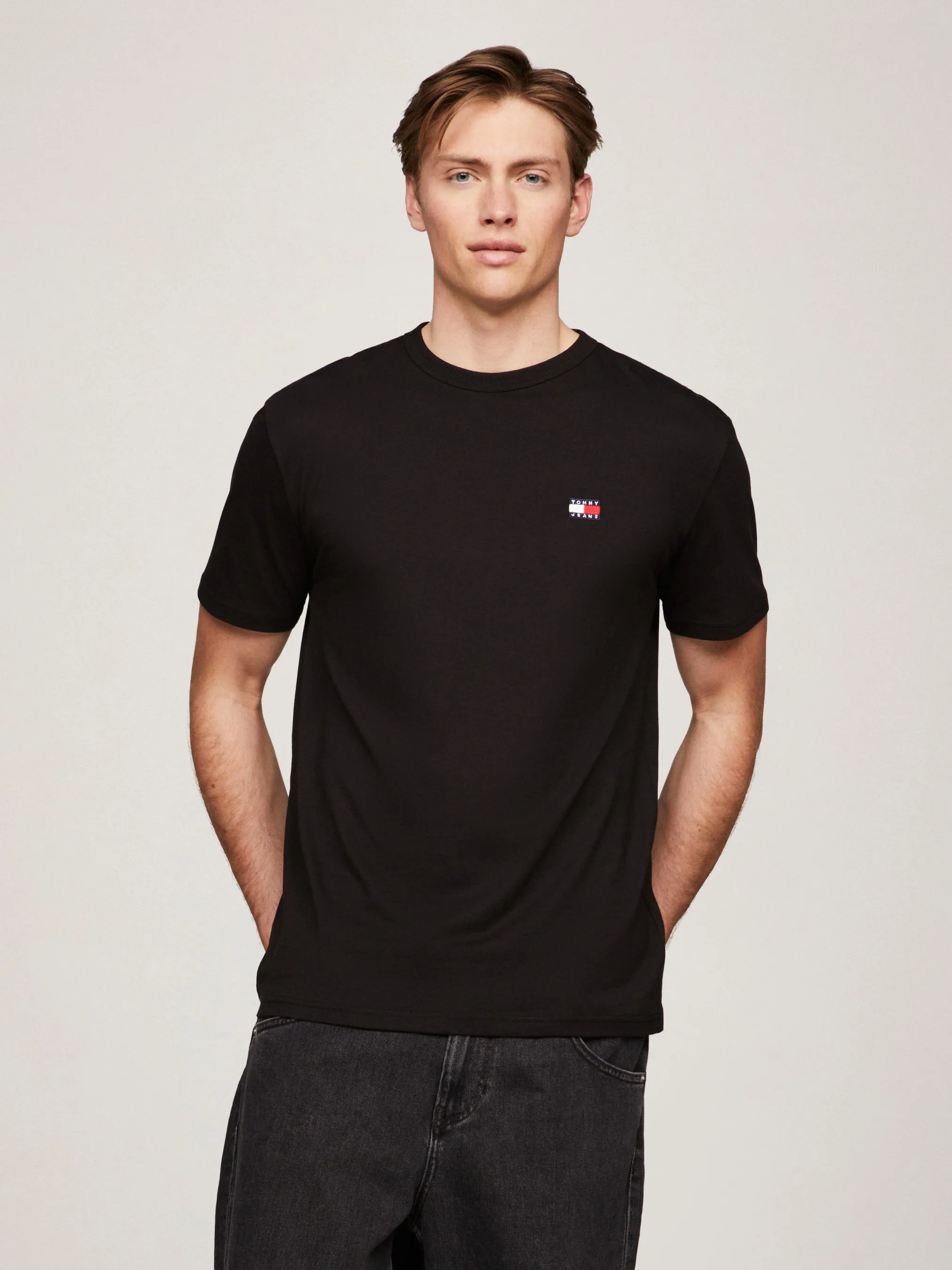 Regular Lightweight Badge Tee | T-Shirts | Tommy Jeans