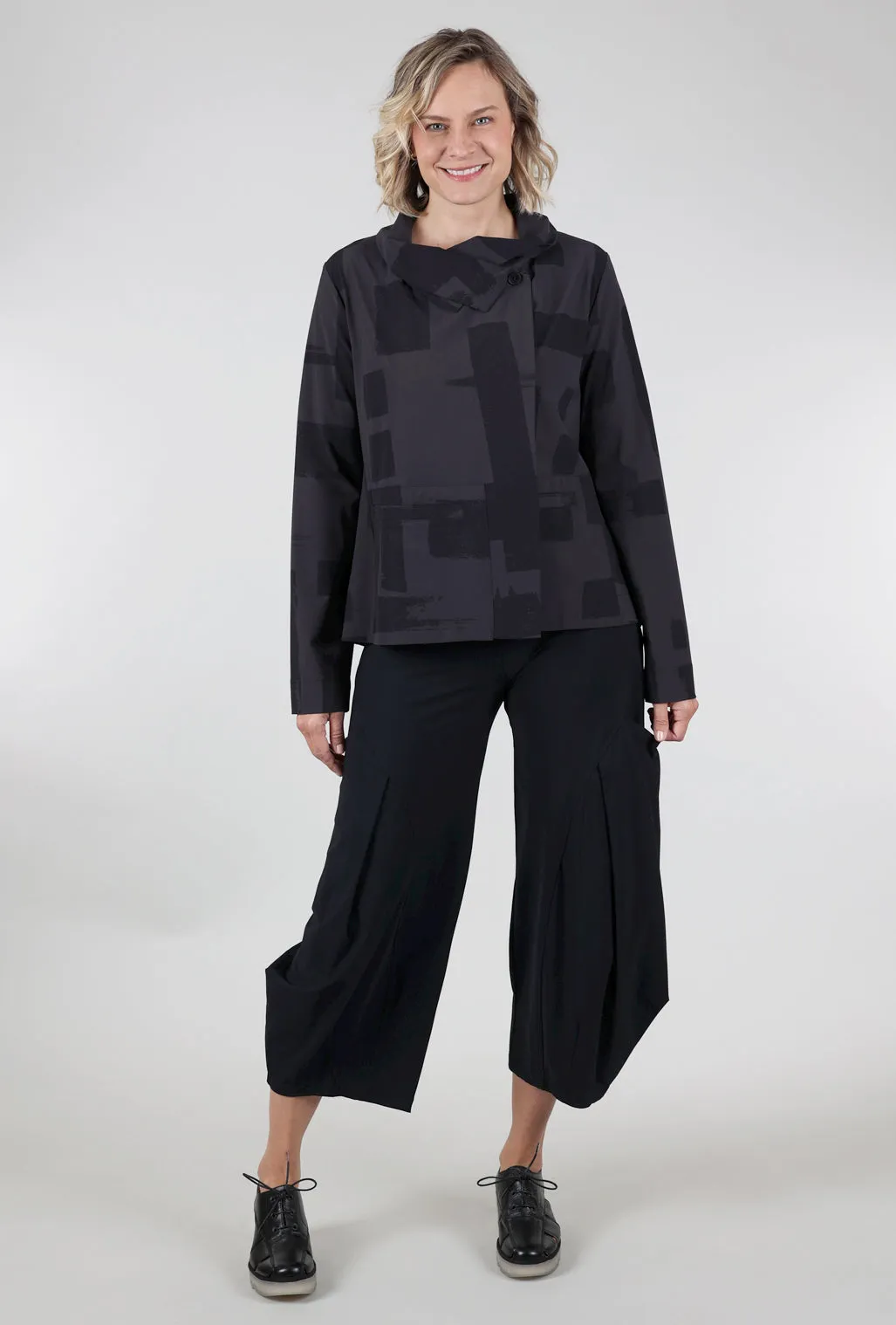 Sumi Pant, Black